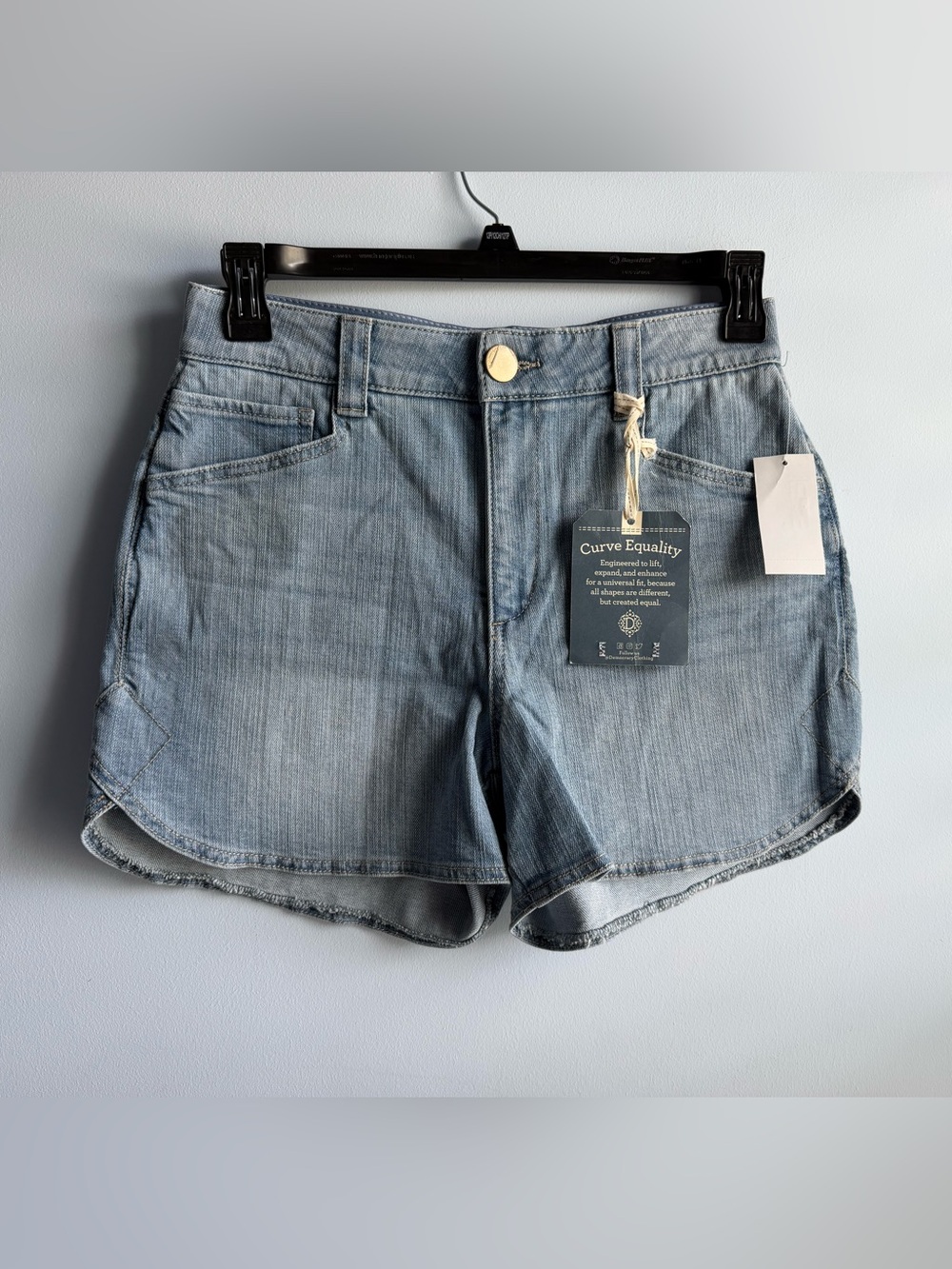 Democracy Women's Blue AbSolution Skyrise Dolphin Denim Shorts Size 8